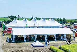 Comment les tentes de mariage en aluminium améliorent l'esthétique de votre mariage en plein air