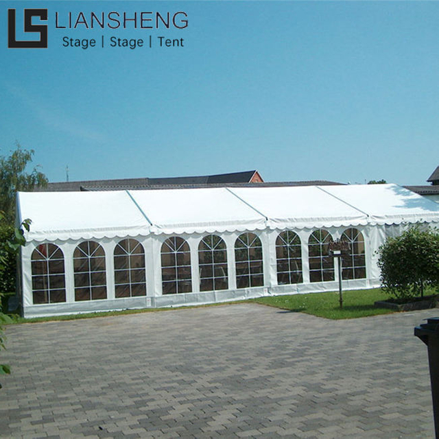 Tente personnalisée pour événement de mariage (20 m × 30 m) — Un espace romantique exclusif pour sauvegarder votre mariage parfait.