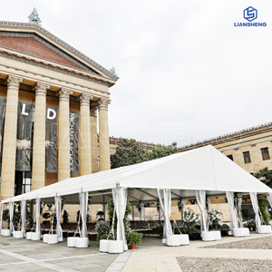 Tentes de luxe pour événements, fête de mariage en plein air, commerciale, dôme Ioglo Transparent, maison pour fête de mariage