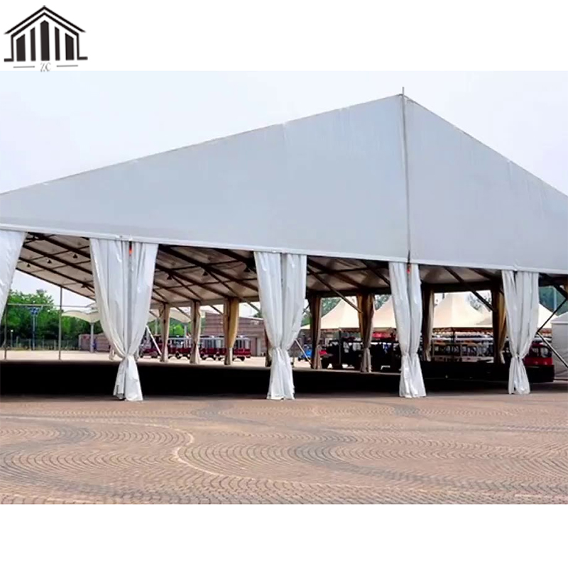 Tente personnalisable en alliage d'aluminium haute résistance. Facile à installer, pratique à déplacer. Convient pour les rassemblements en plein air et les pique-niques.