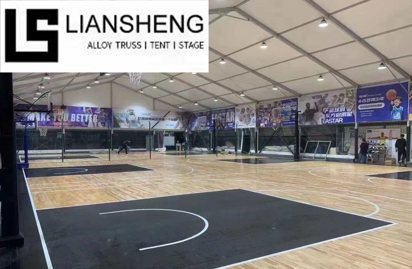 Très grandes tentes pour événements sportifs, faciles à installer et à déplacer, avec des options de personnalisation élevées, adaptées à diverses activités